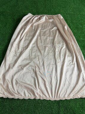 Vintage 70s Dixie Belle Beige Antron III Nylon Lace Hem Half Slip XL USA Made